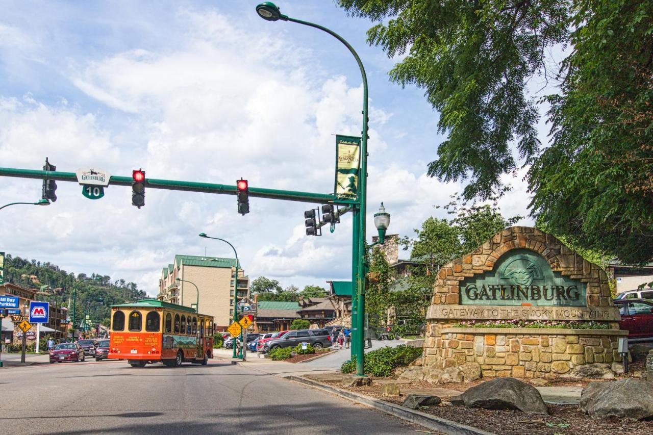 Moonlight Retreat Villa Pigeon Forge Bagian luar foto